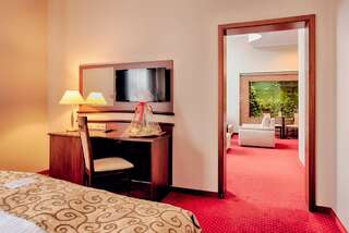 Курортные отели Grand Royal Hotel Conference & Spa Познань Улучшенный люкс-2